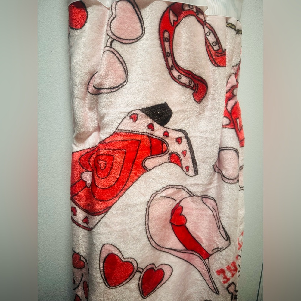 Valentine’s Day Cowgirl Pink Western Throw Blanket - Picture 3 of 4